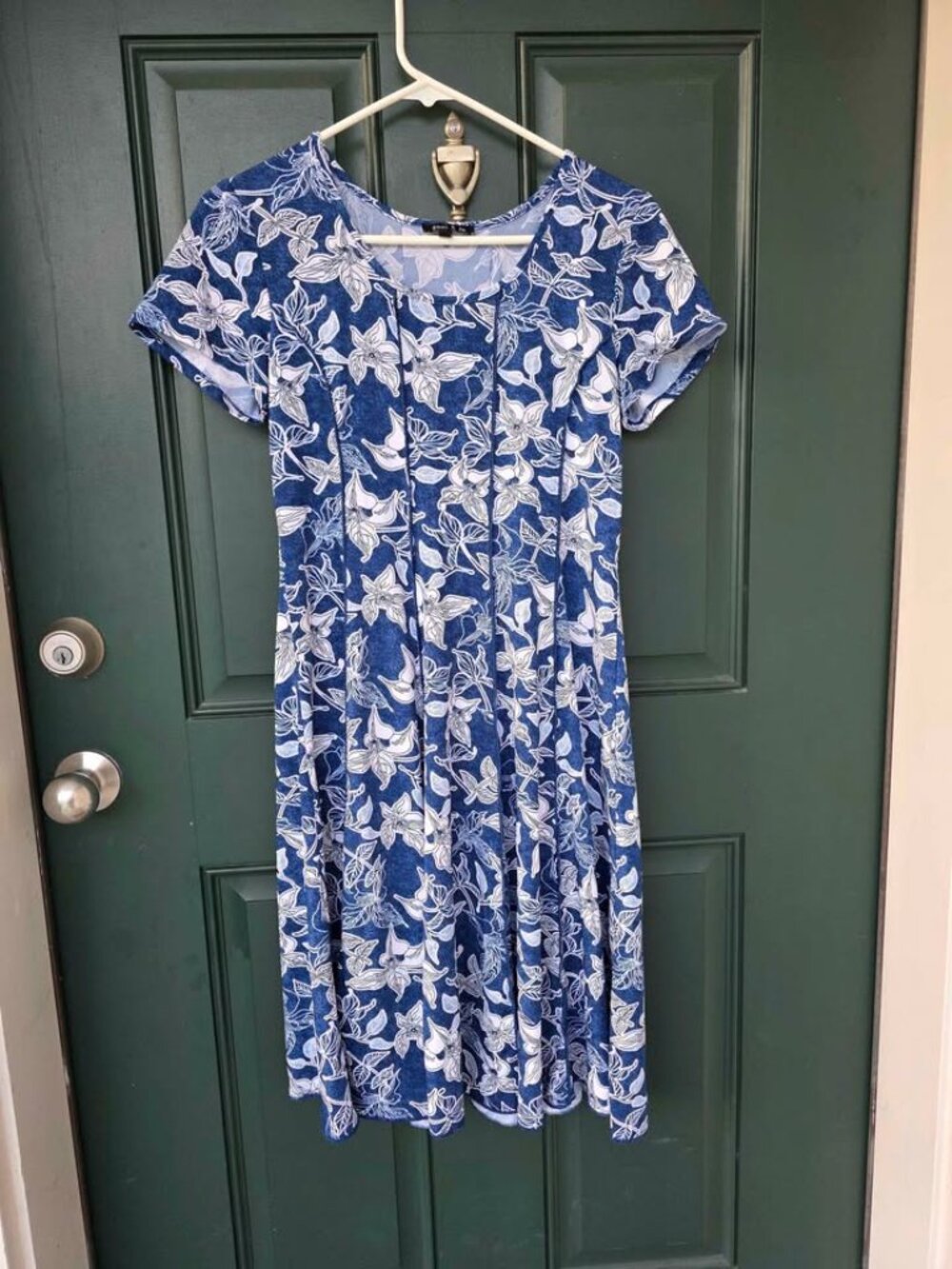 Blue Floral Short Sleeve A Line Dress Size Medium Stretch Midi - Picture 4 of 9